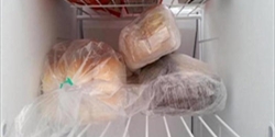 ماذا يحدث عند تخزين الخبز داخل الفريزر؟.. تأثيرات غير متوقعة