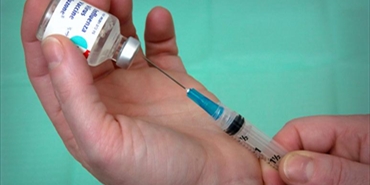 كورونا أجبر أوروبيين على "تناسي" اللقاحات الأخرى.. فهل يؤدي ذلك إلى انتشار أمراض خطيرة؟