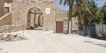 تشكيليون عرب يكتشفون الأسرار الفنية لقرية أمطي التراثية العمانية