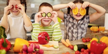 الطعام العضوي يعزز التطور المعرفي لدى الأطفال