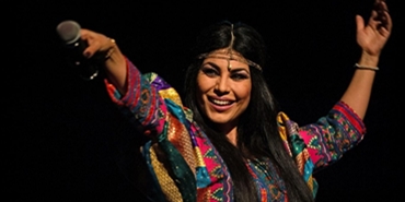 قصة هروب المغنية الأفغانية أريانا سعيد وخطيبها إلى إسطنبول