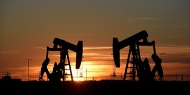النفط يصعد مع احتمال وقف "أوبك+" زيادة الإمدادات