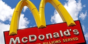 مطالبة ماكدونالدز بـ10 مليارات دولار تعويضاً عن التمييز ضد شركات السود