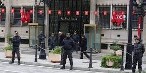 وزارة الداخلية التونسية تنفي تقارير عن وفاة محتج بغاز الشرطة