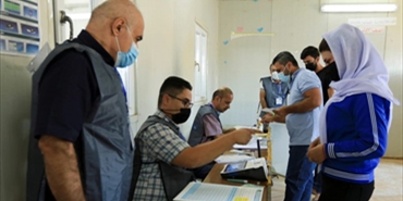 العراقيون ينتخبون برلمانهم الجديد.. مراكز الاقتراع تفتح أبوابها للناخبين وسط استنفار أمني كبير