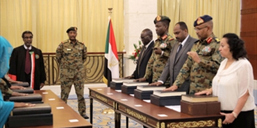 السيادة السوداني” على صفيح ساخن.. قوى التغيير ترفض الوساطة مع المكون العسكري وتتحدث عن انقلاب