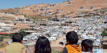 لاجئون...  سوريون يخططون للعودة إلى سوريا هربا من المعاناه  فى لبنان  