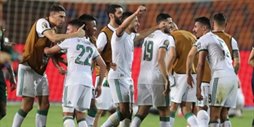 القرار النهائي سيصدر بعد أيام.. 4 سيناريوهات محتملة لحسم ملف مباراة الجزائر والكاميرون