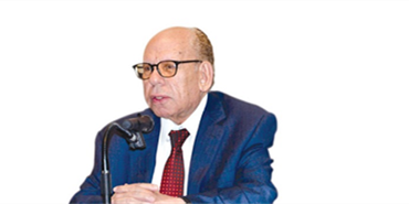 وفاة رئيس مجمع اللغة العربية بالقاهرة صلاح فضل عن عمر ناهز 84 عاماً