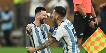 تحت أنظار الرئيس ماكرون.. ميسي ومارتينيز يقودان الأرجنتين للتتويج بكأس العالم على حساب فرنسا