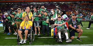 من الغرف الخاصة حتى المرافقين الشخصيين.. كيف وفرت قطر تجربة فريدة للمشجعين ذوي الاحتياجات الخاصة في كأس العالم؟