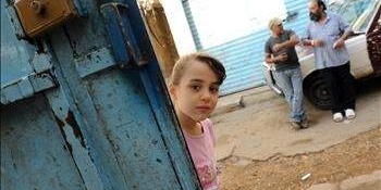 لبنانيون يروون حياتهم وتفاصيل إقامتهم في مخيمات بيروت الفلسطينية 