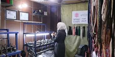 شابة سورية تحول مشروع تخرجها إلى مصنع صغير... صور 