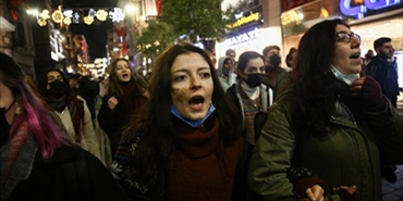 احتجاجات في اسطنبول بعد انتحار طالب تعرض لـ"ضغوط طائفة دينية"