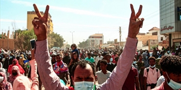 كيف يبدو المشهد في السودان بعد استقالة حمدوك؟