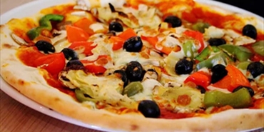 خبيرة تغذية: يمكن تناول البيتزا كل يوم شرط اتباع قاعدتين