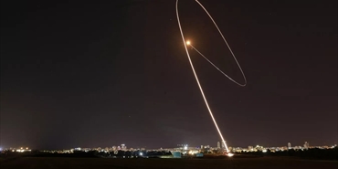 منظومة الدفاع  الجوى التابعه للاحتلال الإسرائيلي تعترض صاروخا أطلق من قطاع غزة
