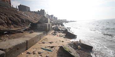 تآكل شاطئ بحر غزة.. ظاهرة مُقلقة تُهدد متنفس المحاصرين