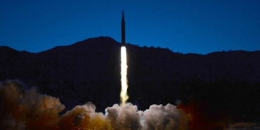 كوريا  الشماليه   تختبر  صاروخ وحشي” وصفه بـ”الرادع القوي للحرب النووية”.. ومجلس الأمن يعقد جلسة طارئة