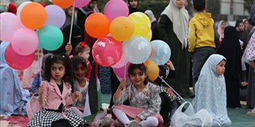 الفلسطينيون بغزة يؤدون صلاة عيد الفطر