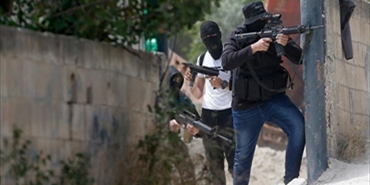 الاحتلال يقتحم نابلس ويحاصر منزلاً وسط اشتباكات عنيفة