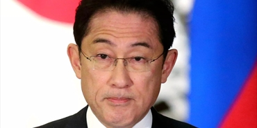 رئيس الوزراء الياباني يعلن عن عزمه إبرام معاهدة سلام مع روسيا