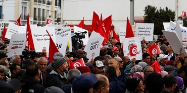  اتهامات للسلطات في تونس بملاحقة عشرات الصحفيين بسبب آرائهم السياسية