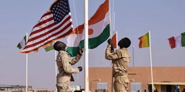 الصين تبحث تعزيز التعاون العسكري مع النيجر.. 