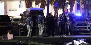 أعلنت هيئة البث العبرية، فجر الأربعاء، إصابة 4 شرطيين في عملية دهس وسط إسرائيل.