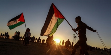 كيف يقاوم ويشكل الشعب الفلسطيني هويته ويرسخ جذورها؟